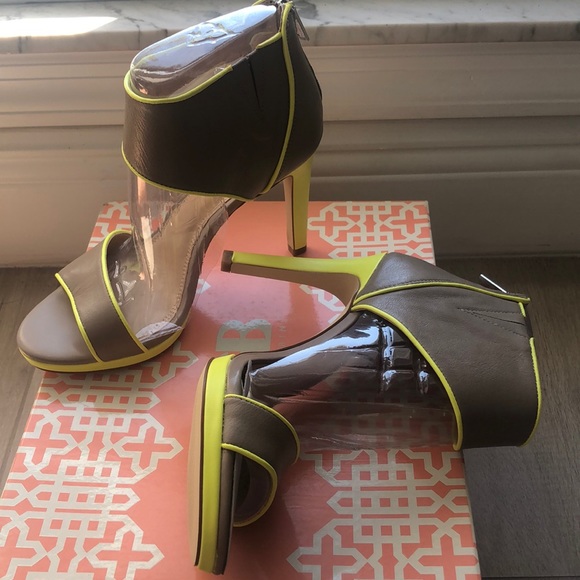 GORGEOUS brand new in box in box Gianni Bini size7 - Picture 3 of 4